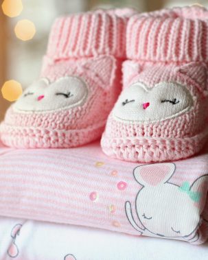 booties-2047596_1920